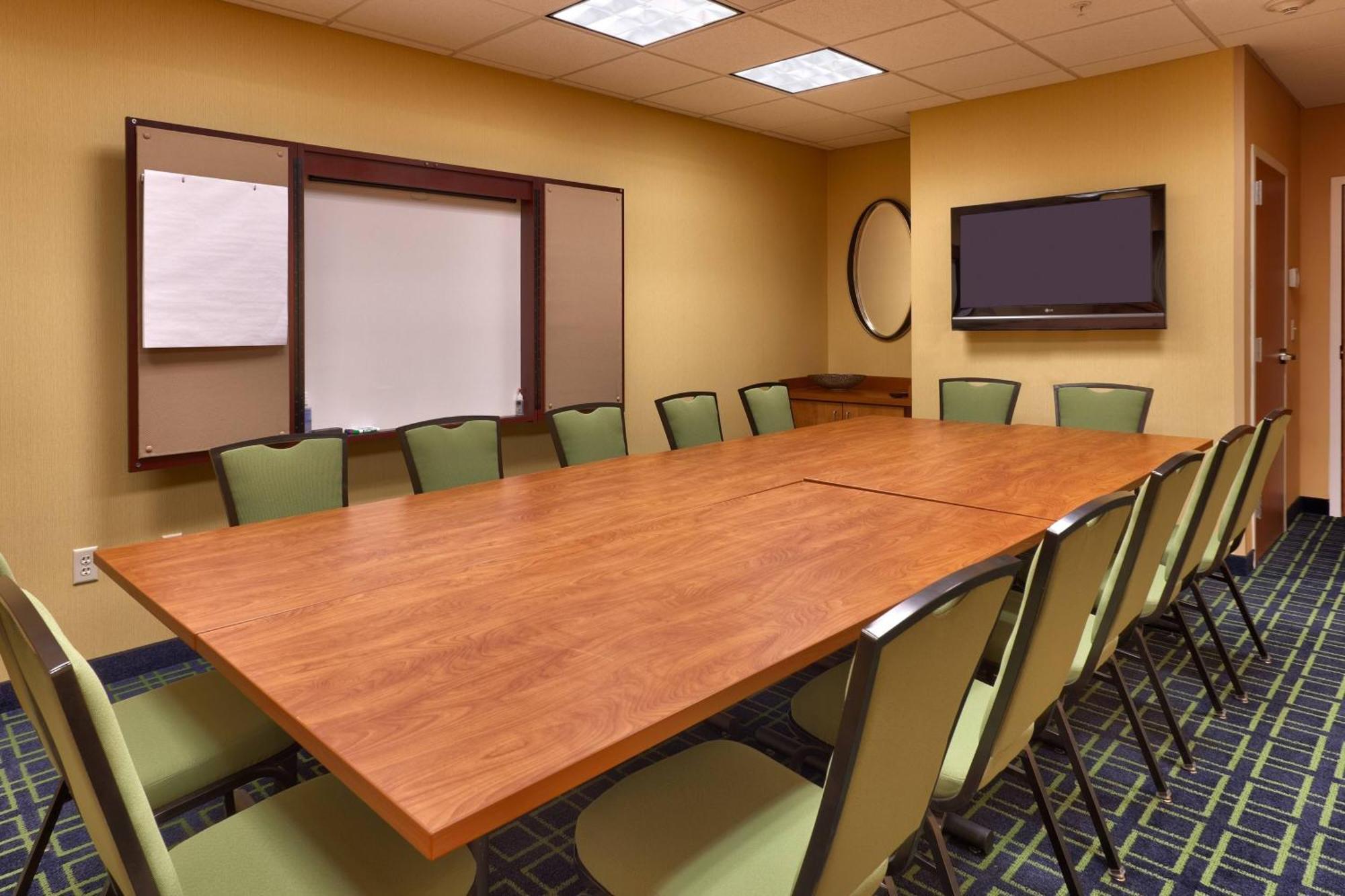 Fairfield Inn And Suites By Marriott לאראמי מראה חיצוני תמונה