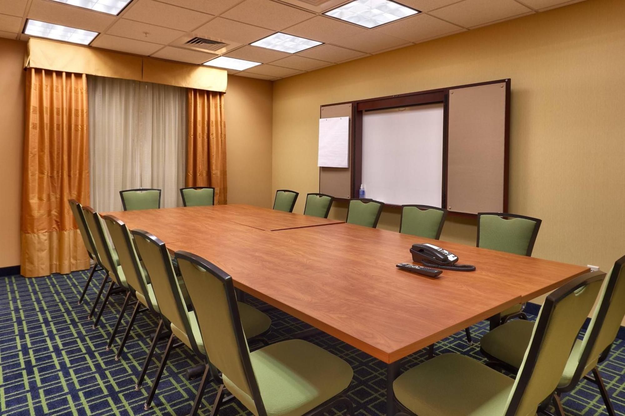 Fairfield Inn And Suites By Marriott לאראמי מראה חיצוני תמונה