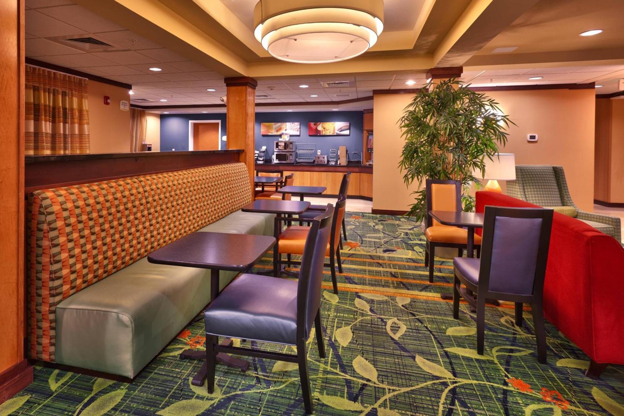 Fairfield Inn And Suites By Marriott לאראמי מראה חיצוני תמונה