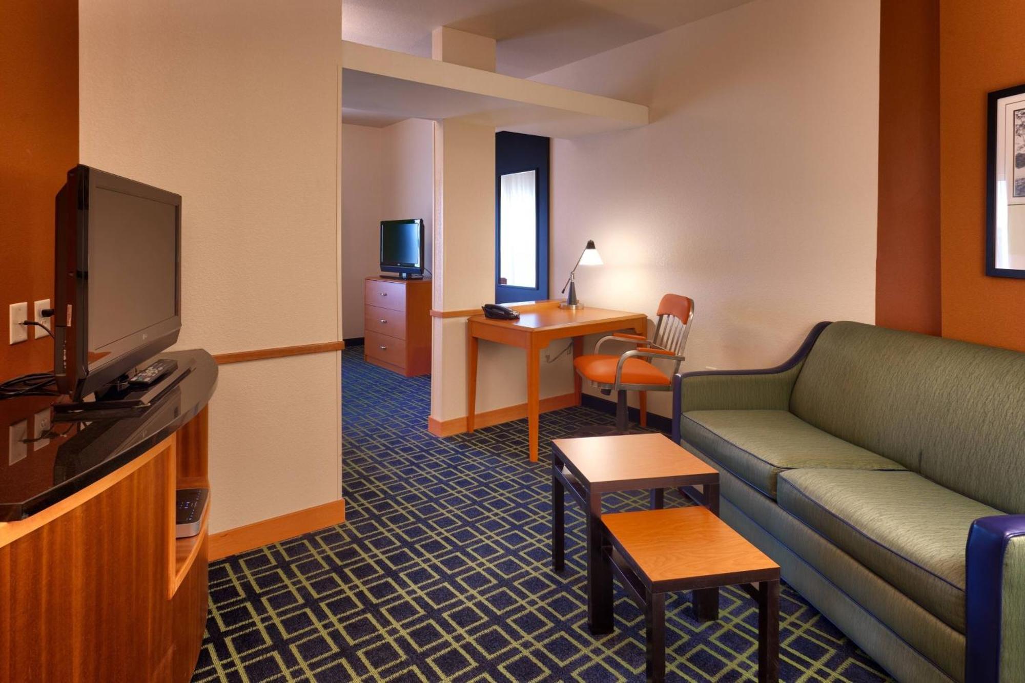 Fairfield Inn And Suites By Marriott לאראמי מראה חיצוני תמונה